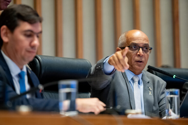Produtores rurais pedem retirada de projeto que altera política de regularização de terras