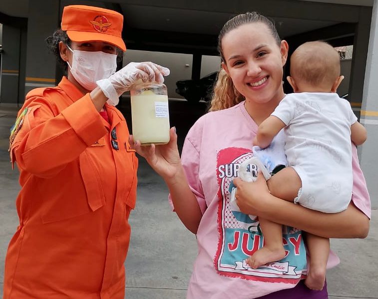 Parceria entre Hemu e Bombeiros fornece leite materno para bebês em Goiás