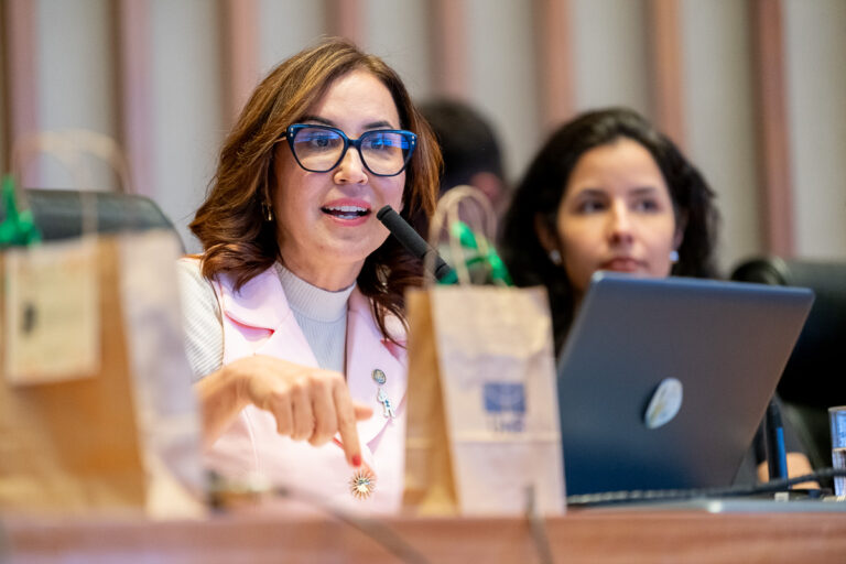 CLDF celebra meio século do curso de enfermagem da UnB