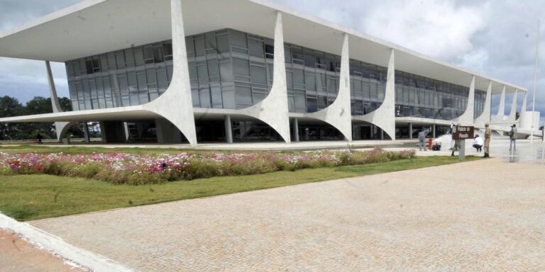 Lula elogia plebiscito sobre taxação de ricos e contra escala 6×1