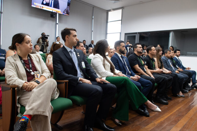 CLDF realiza cerimônia de posse de 11 novos servidores; Wellington Luiz vibra: "Legado"