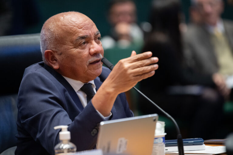 Procuradoria destaca: idosos podem ter credencial digital para vagas de estacionamento