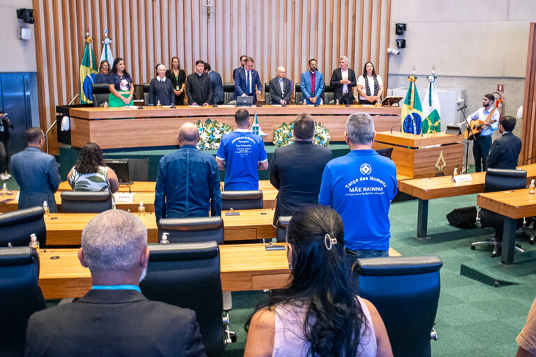 CLDF celebra o Dia de Nossa Senhora Aparecida, padroeira do Brasil e de Brasília