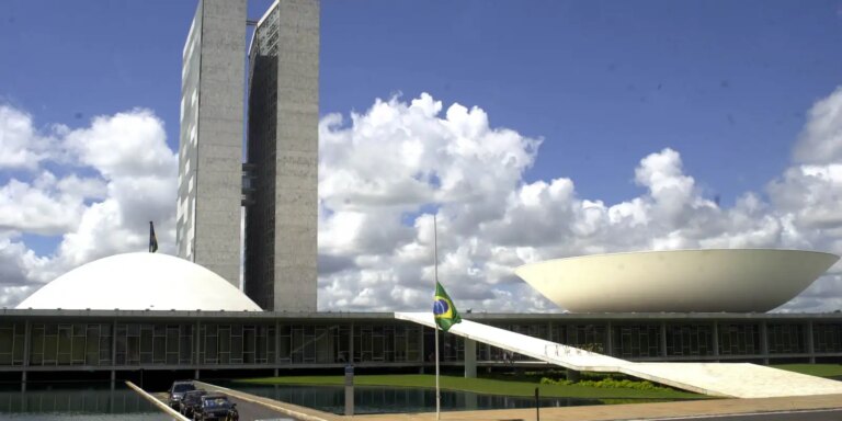 Câmara aprova urgência para oito projetos sobre segurança pública