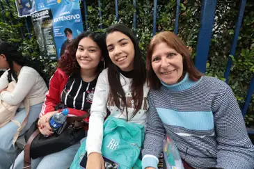 São Paulo (SP), 09/11/2025 - Estudantes no primeiro dia de provas do ENEM na UNIP Vergueiro em São Paulo. Maria Clara (centro) ao lado da amiga Leticia (esq) e Joselia (dire).  Foto: Paulo Pinto/Agência Brasil.