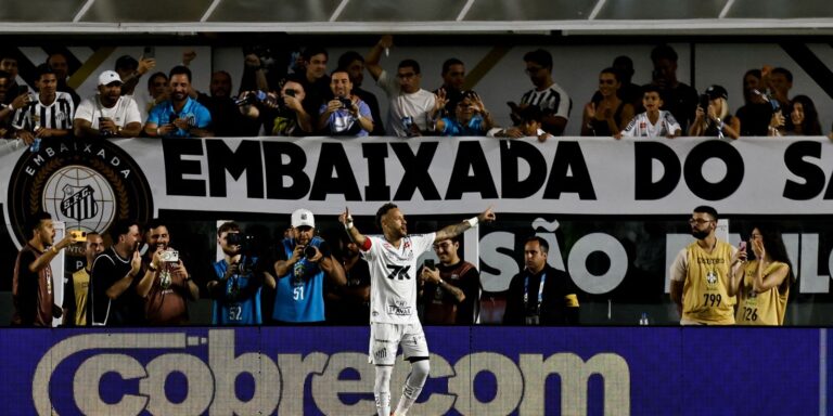 Brasileirão: Neymar marca, Santos vence e deixa zona de rebaixamento