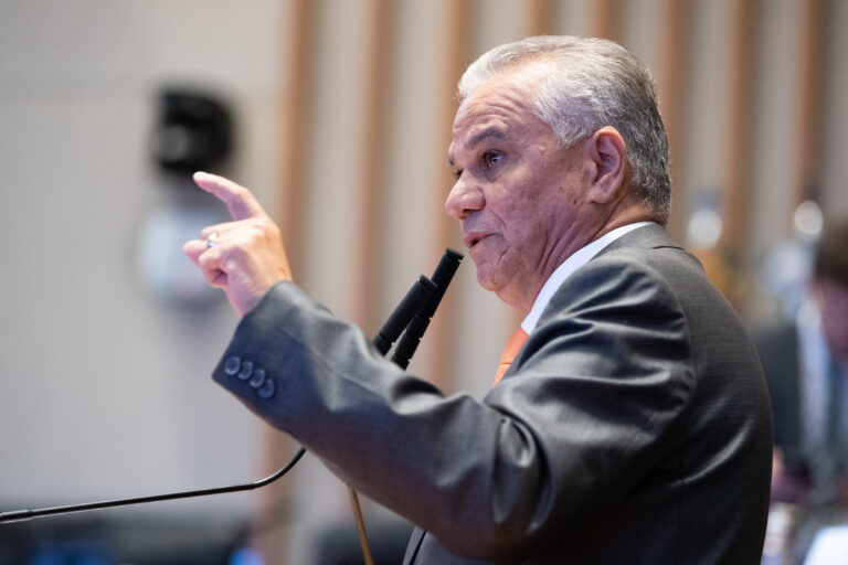 CLDF concede Título de Cidadão Honorário de Brasília ao presidente do Flamengo