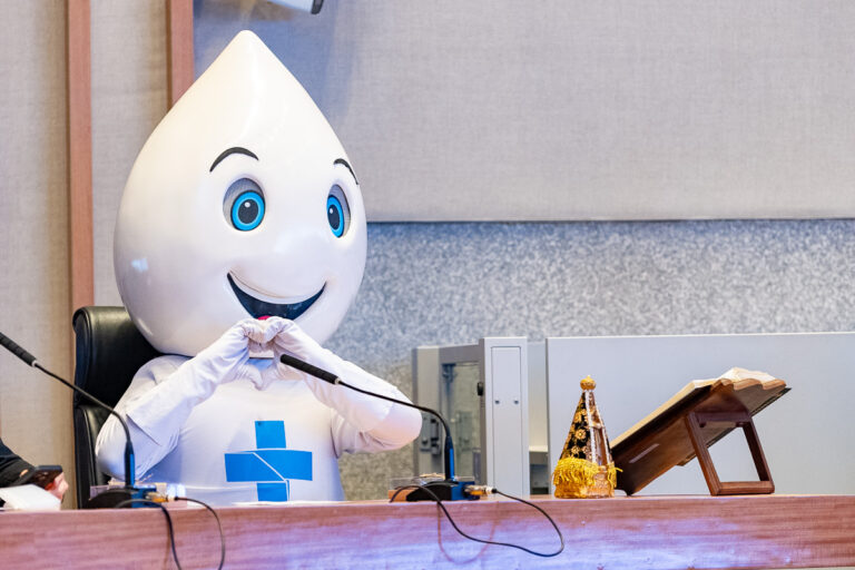 Darlan Rosa, criador do Zé Gotinha, recebe o título de Cidadão Honorário de Brasília