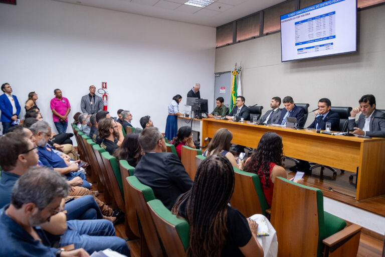 Em audiência pública, Câmara debate pontos da lei orçamentária para 2026