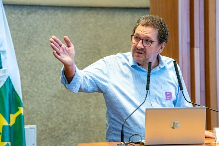 “Estamos jogando a nossa riqueza no lixo”, avalia relator da CPI do Rio Melchior