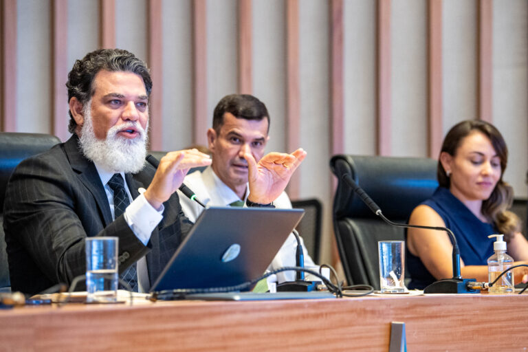 "Meio século de luta" do Conselho Regional de Enfermagem é celebrado na CLDF 