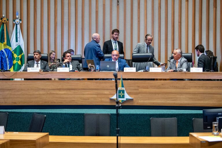 CLDF terá novas regras para notificação e justificativa de ausência de deputados