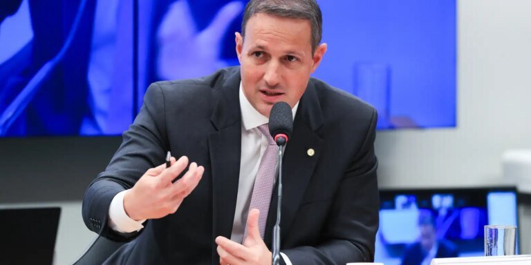 Derrite apresenta 5ª versão do PL Antifacção após críticas do governo