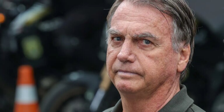 Bolsonaro passa por nova cirurgia para tratar quadro de soluço