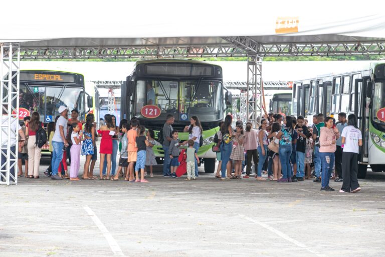 Entrega de brinquedos do Natal do Bem contará com mais de 200 rotas gratuitas de ônibus para facilitar acesso das famílias