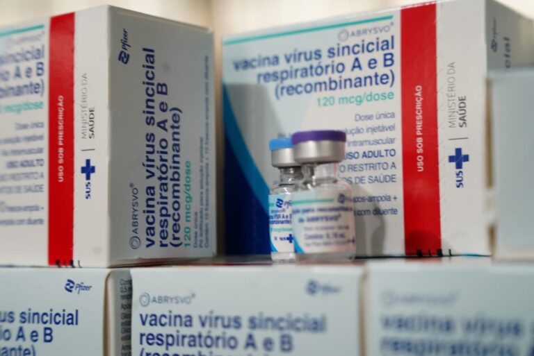 Goiás amplia campanha de vacinação contra bronquiolite em gestantes