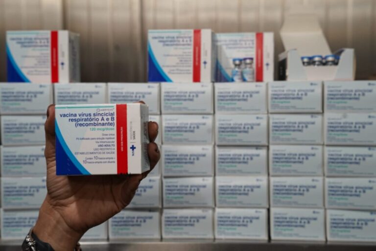 Goiás inicia vacinação contra Vírus Sincicial Respiratório para gestantes