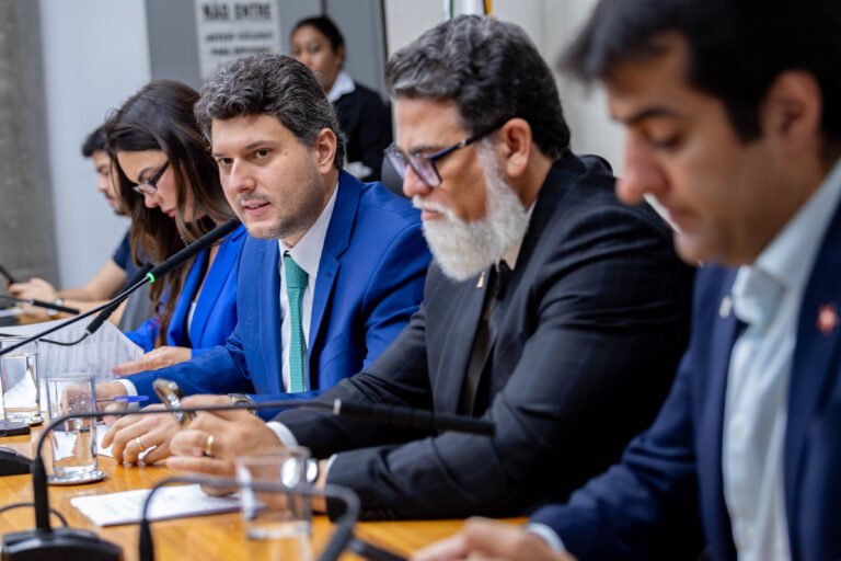 CEOF aprova parecer geral sobre PLOA 2026; projeto segue para Plenário