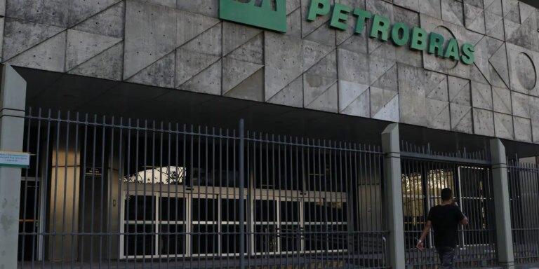 Federações se dividem sobre futuro da greve na Petrobras