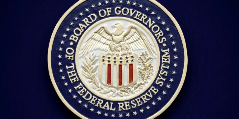Trump usa acusação criminal como chantagem para reduzir juros, diz FED