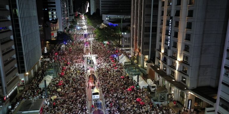 Réveillon na Avenida Paulista teve música e fogos silenciosos