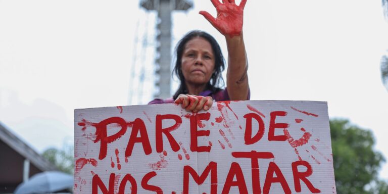 Apesar de medida protetiva, mulher é morta na rua por agressor em SP