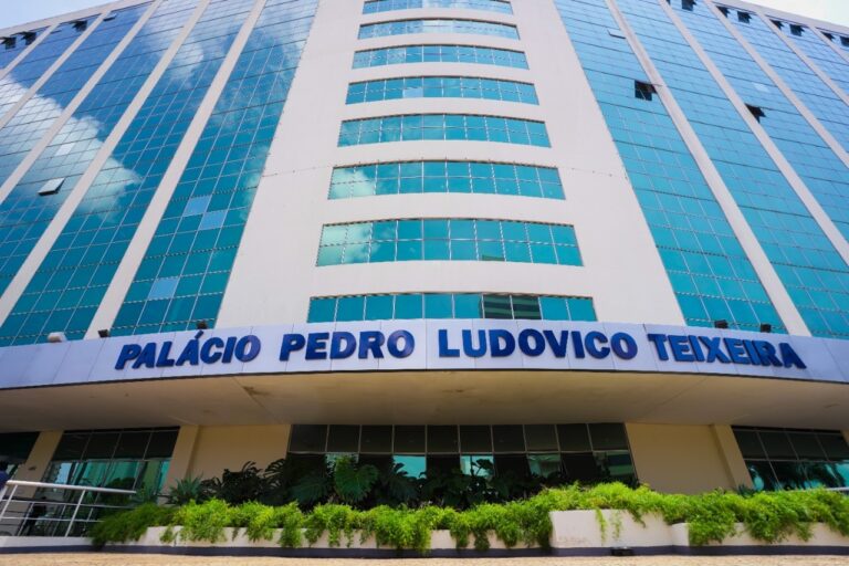 Veja o que abre e fecha no feriado prolongado de Carnaval