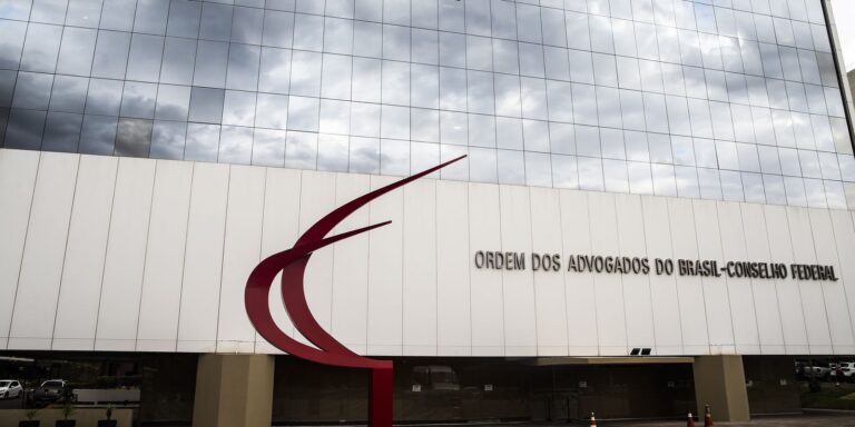 OAB cita “natureza perpétua” e pede fim de inquérito das fake news