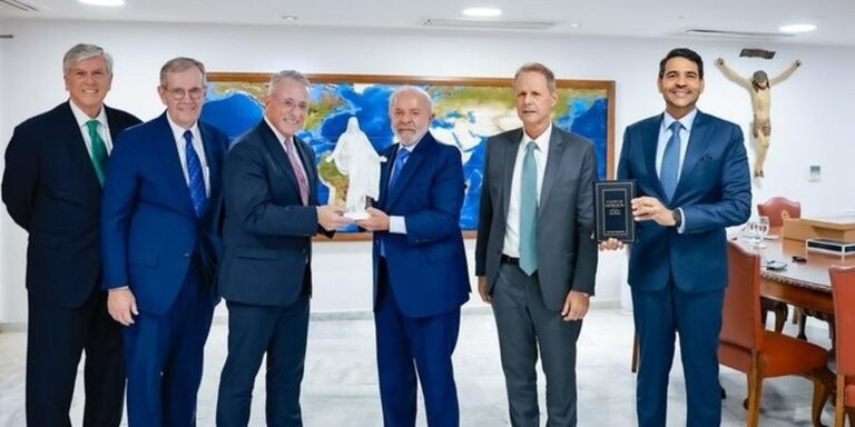 Lula recebe líderes mórmons dos EUA no Palácio do Planalto