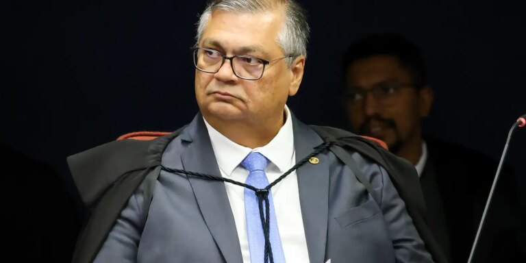 Dino afasta prefeito e vice de Macapá por suspeita de desvio de verba