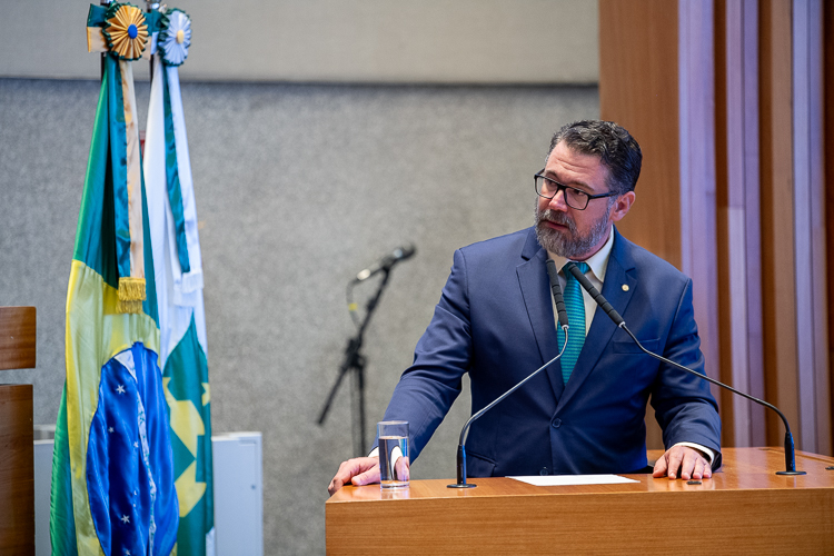 Advogado Hélio Garcia Ortiz Júnior recebe Título de Cidadão Benemérito de Brasília