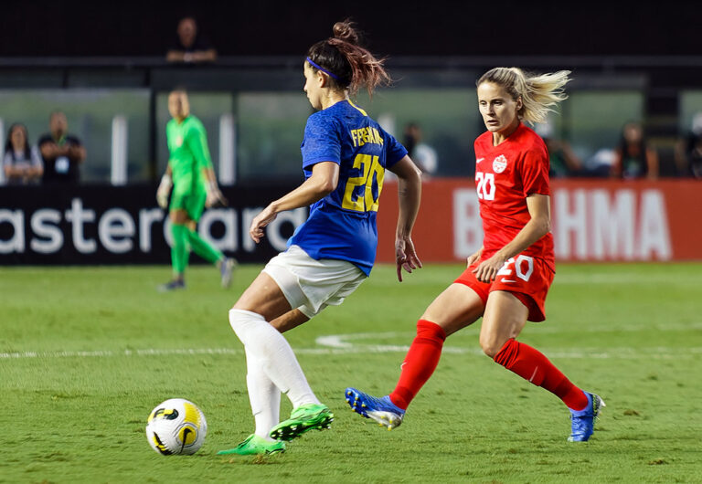 CLDF celebra Dia do Futebol Feminino em Sessão Solene