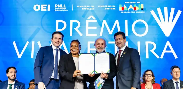 23.04.2026 – Presidente da República, Luiz Inácio Lula da Silva, durante Solenidade de entrega do Prêmio Vivaleitura, noCentro Internacional de Convenções do Brasil (CICB), Brasília/DF.

 Foto: Ricardo Stuckert / PR