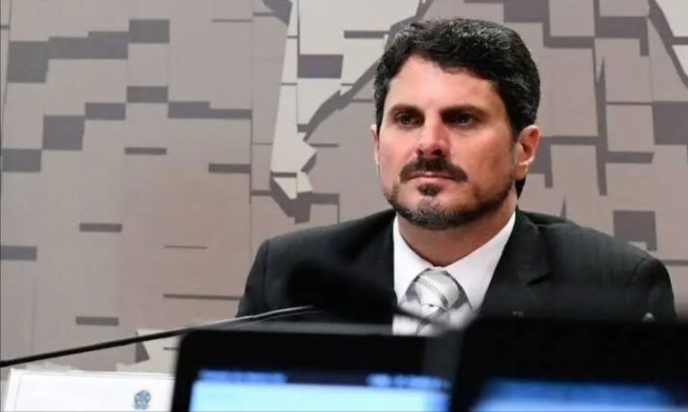 Senador Marcos Do Val vai pro Avante