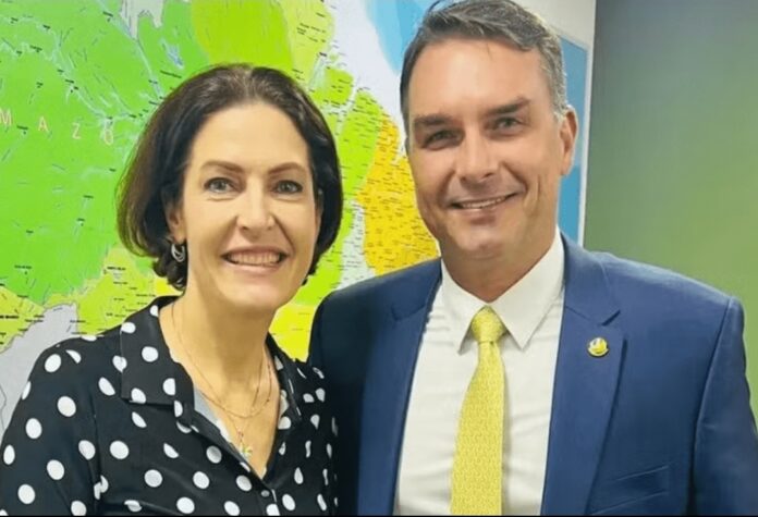 Cristina apoia Flávio Bolsonaro