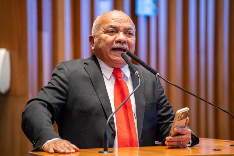 Chico Vigilante critica dívida do GDF com empresas de ônibus