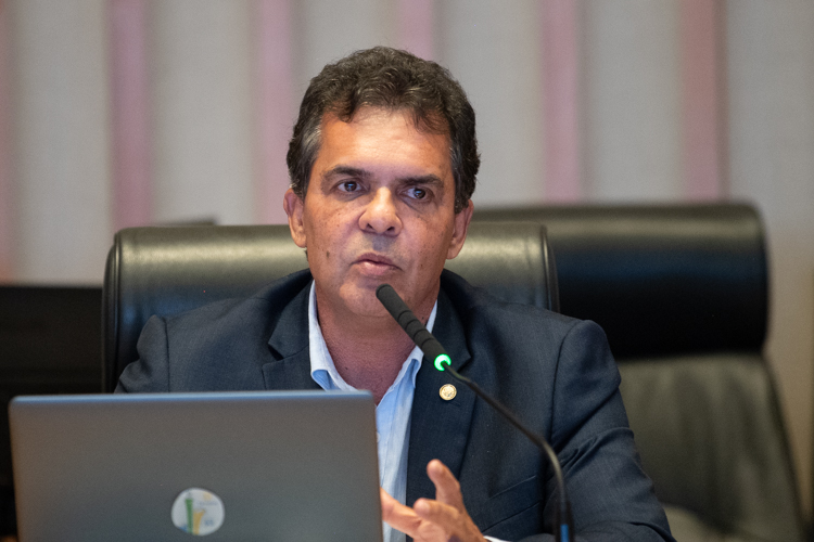 Audiência pública discute efeitos de decisão judicial sobre ocupação de boxes em feiras do DF