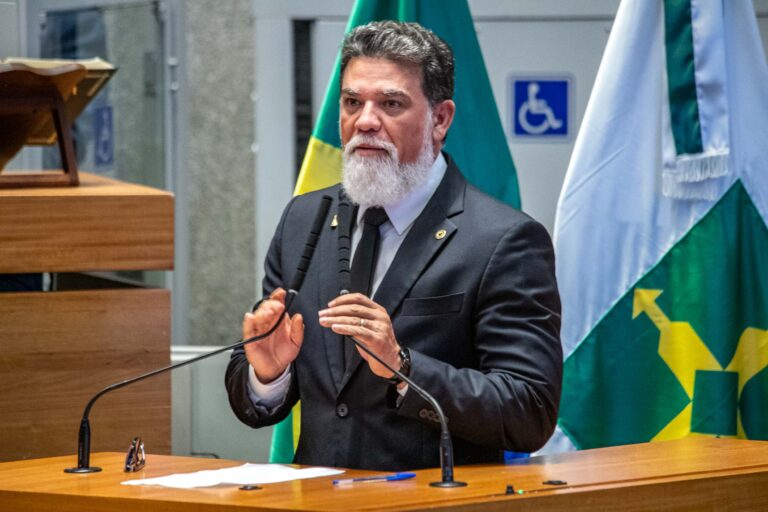 Sessão solene celebra aniversário do Comando Militar do Planalto e da 11ª Região Militar