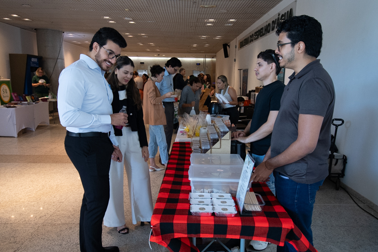 CLDF recebe 1ª Feira Vegana do Distrito Federal com foco em economia sustentável