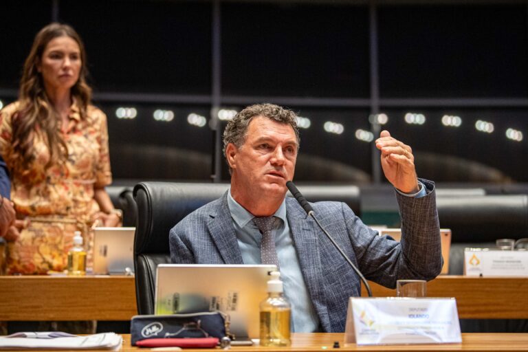 Deputados distritais aprovam projetos resultantes da CPI do Rio Melchior em primeiro turno
