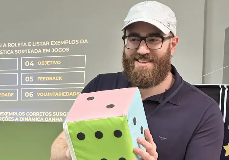28/04/2026 - Iniciativa aposta no protagonismo social em escolas de Petrópolis. O idealizador da iniciativa, Victor Prado, enxerga no programa uma oportunidade de ampliar a perspectiva dos jovens sobre temas normalmente estigmatizados.  
Foto: Divulgação/Leia Brasil