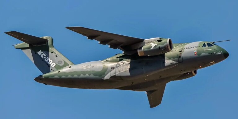 Embraer assina contrato de venda de aviões para os Emirados Árabes