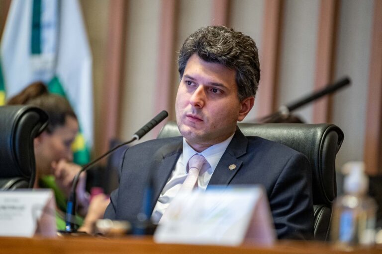 Pedrosa cobra ponte em Sobradinho dos Melos e fala sobre benefício aos servidores do Detran