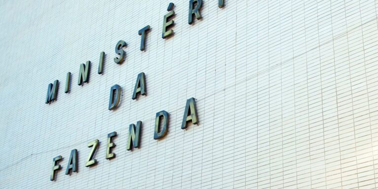 Fazenda eleva para 4,5% estimativa de inflação com guerra e petróleo