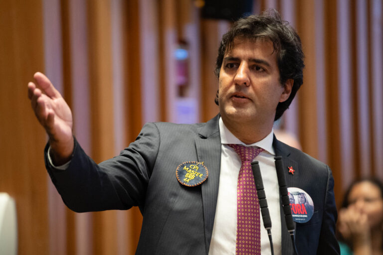 Profissionais e usuários da saúde mental serão homenageados pela Câmara Legislativa