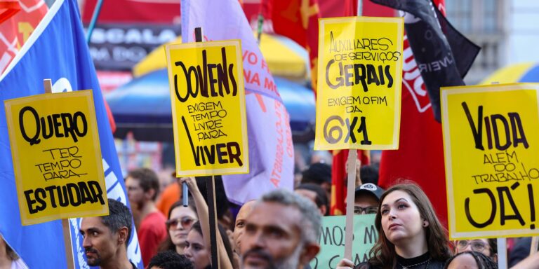 Flávio Bolsonaro sugere pagamento por hora em alternativa à escala 6×1