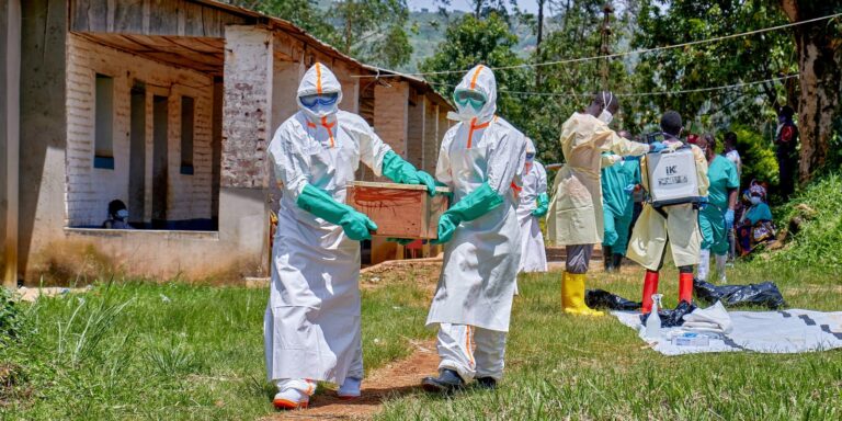 OMS e CDC África lançam plano de resposta ao surto de ebola na região