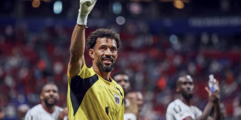Goleiro Vozinha brilha contra a Espanha e vira destaque na Copa