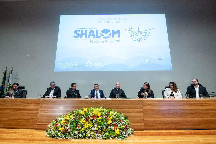 CLDF celebra 25 anos da Comunidade Católica Shalom no DF com sessão solene