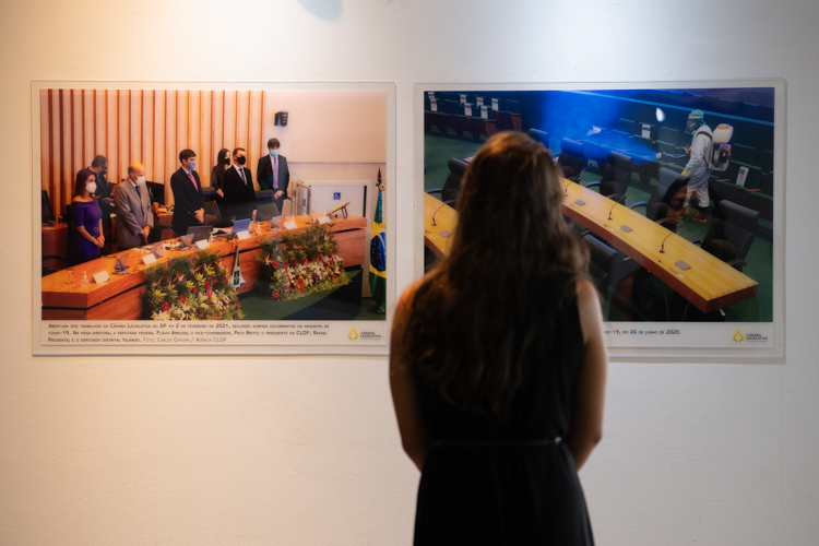Giro Distrital destaca exposição fotográfica dos 35 anos da Câmara Legislativa